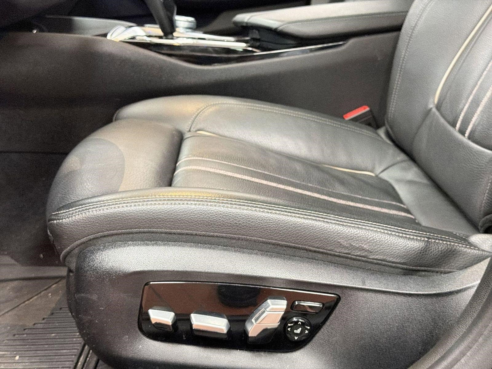Used 2018 BMW 530i xDrive AWD/4WD image 12