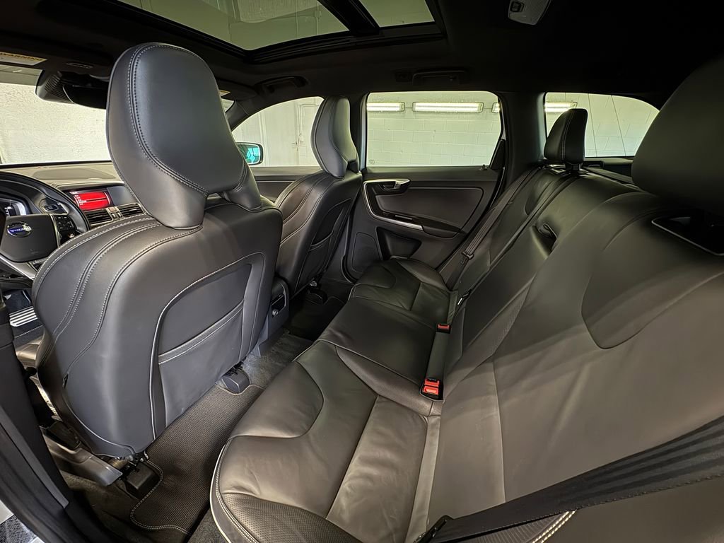 Used 2017 Volvo XC60 T6 R-Design w/ Protection Package image 25