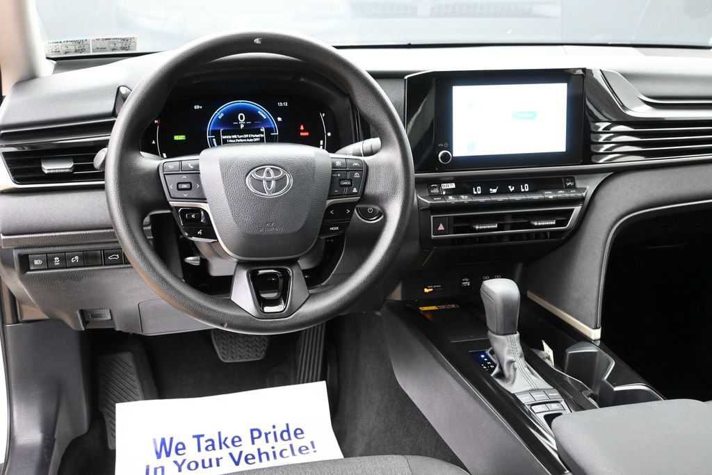Used 2025 Toyota Camry LE FWD image 19