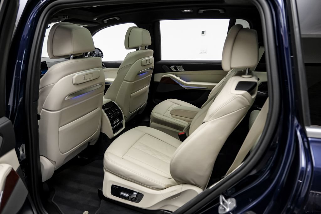 Used 2024 BMW ALPINA XB7 AWD/4WD image 36