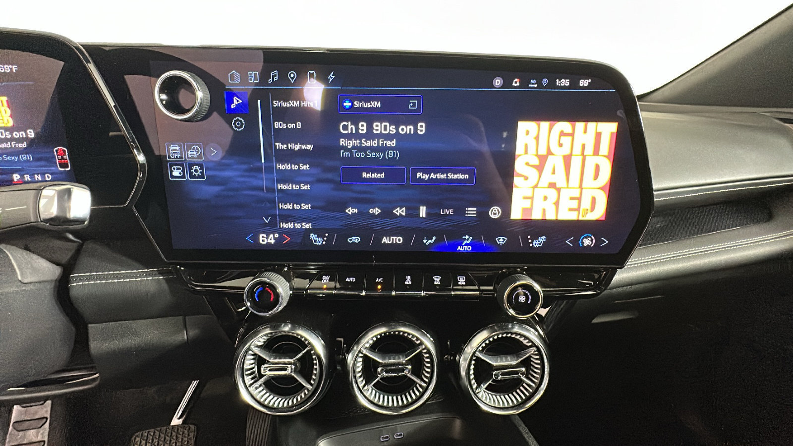 Used 2024 Chevrolet Blazer EV LT AWD/4WD image 28