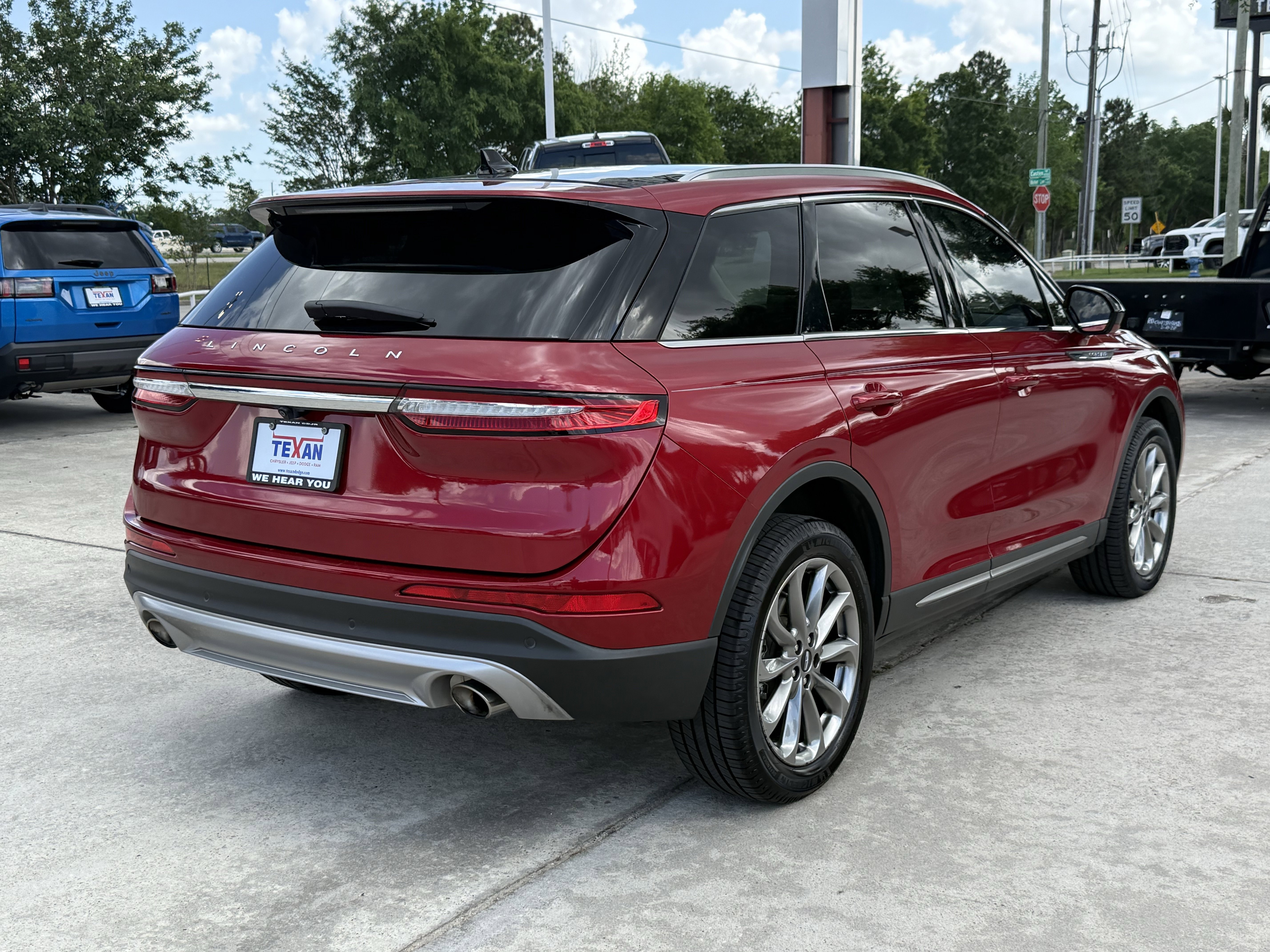 Used 2022 Lincoln Corsair FWD w/ Premium Package image 5