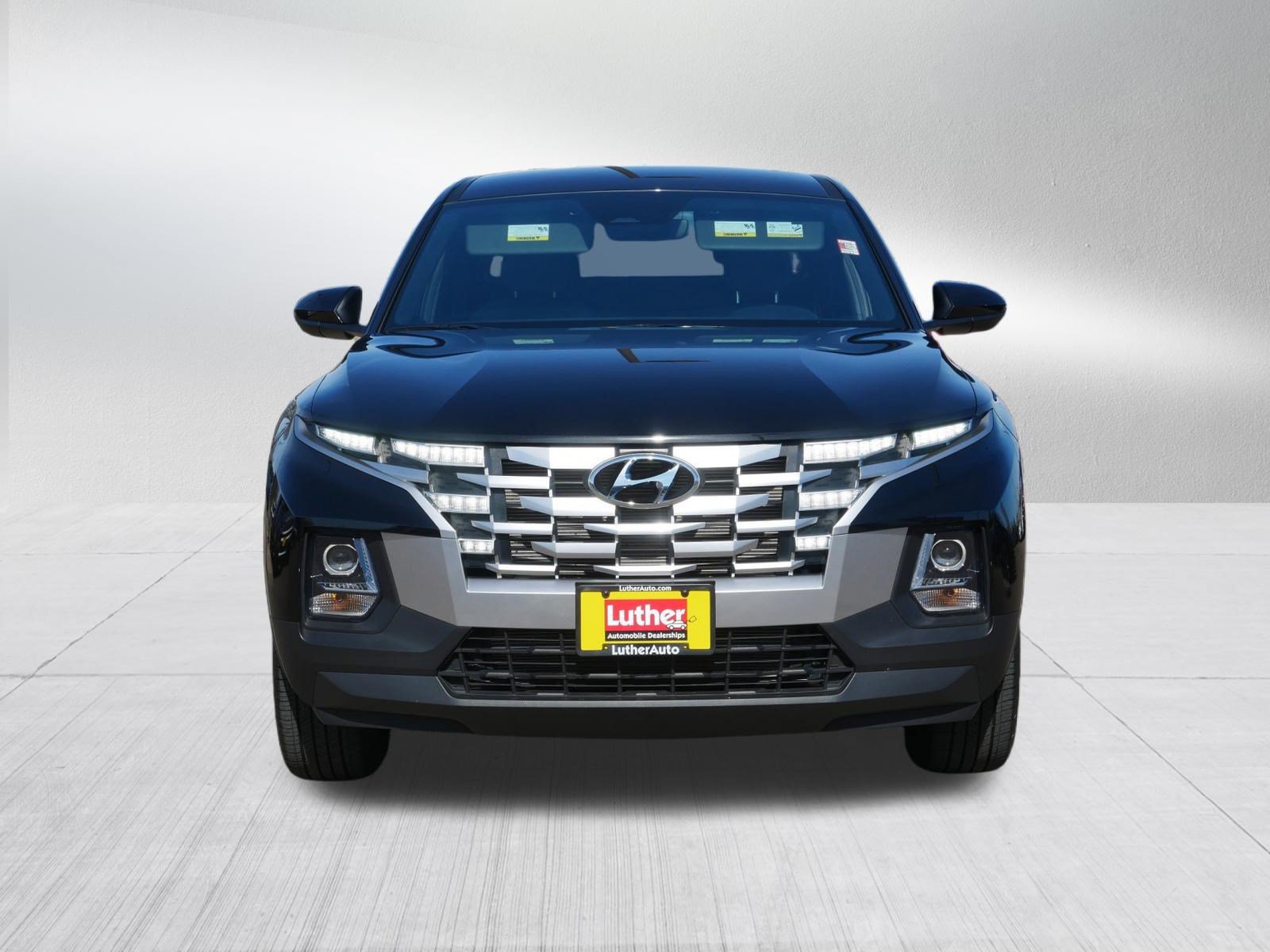 Used 2023 Hyundai Santa Cruz SE AWD/4WD image 2