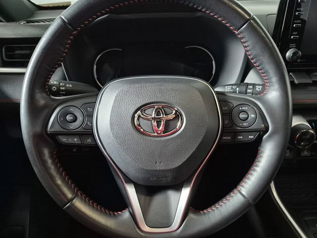 Used 2022 Toyota RAV4 SE w/ Weather & Moonroof Package AWD/4WD image 18