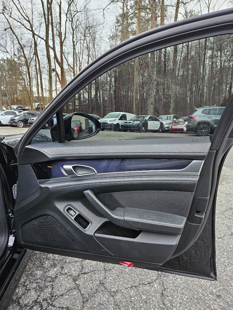 Used 2012 Porsche Panamera 4 image 33