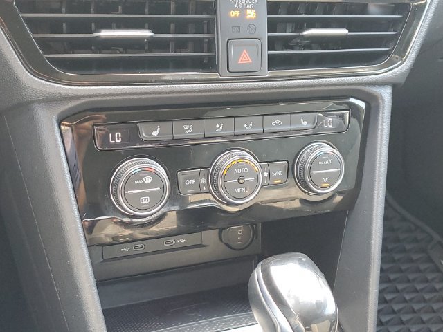 Certified 2024 Volkswagen Taos SE FWD image 26