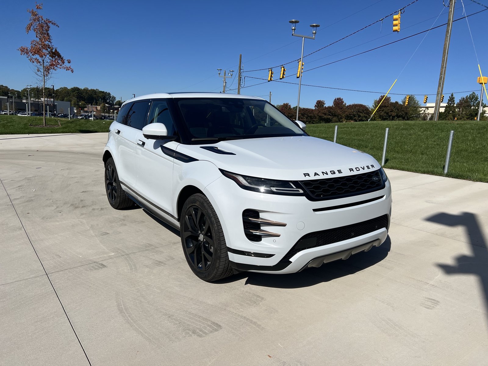 Used 2020 Land Rover Range Rover Evoque R-Dynamic S AWD/4WD image 2