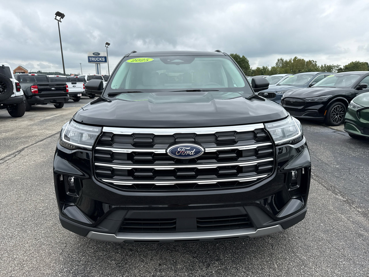 New 2025 Ford Explorer Active image 12