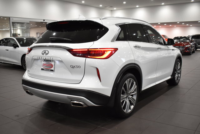 Used 2023 INFINITI QX50 Sensory image 11