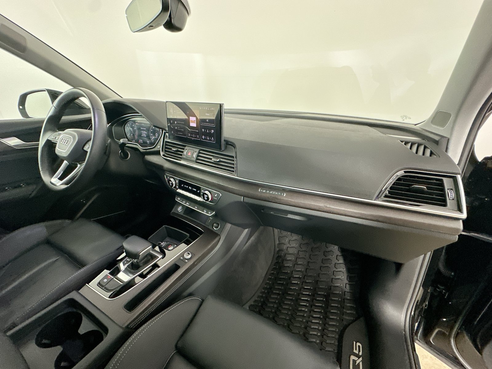 Certified 2024 Audi Q5 e Premium Plus AWD/4WD image 44