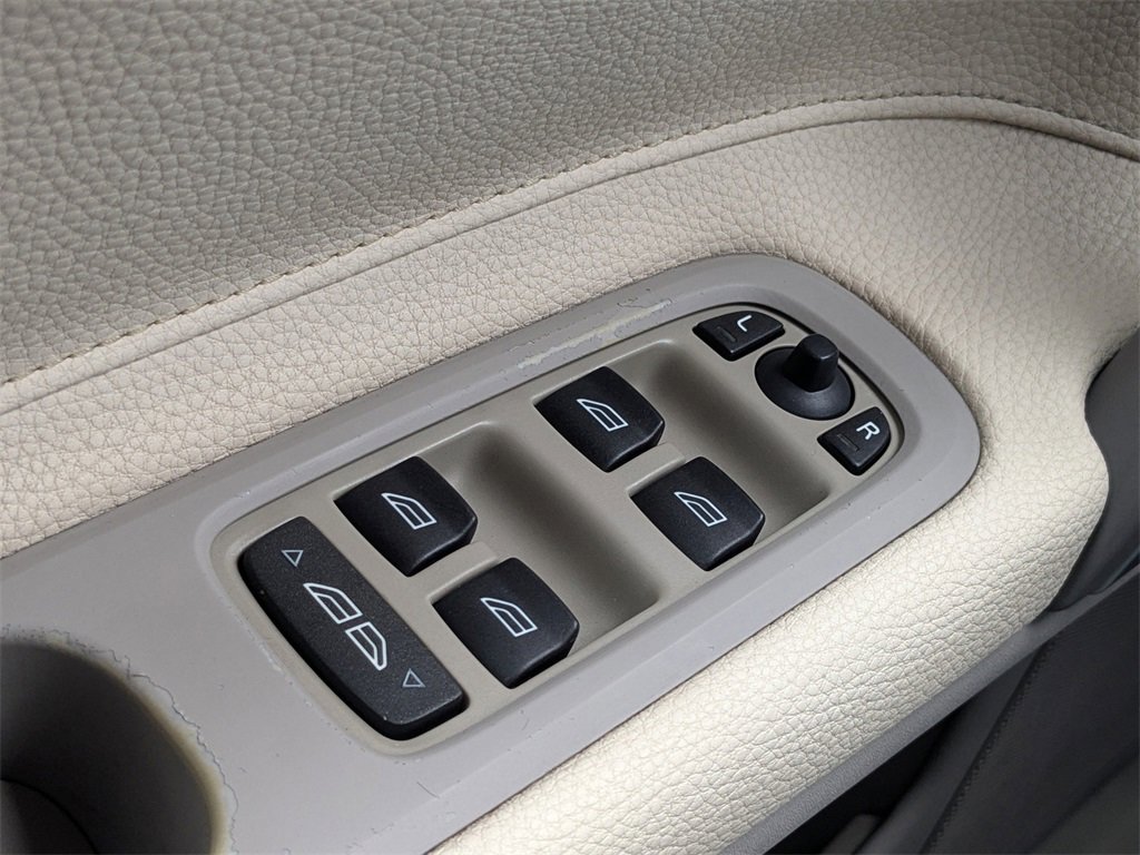 Used 2007 Volvo C70 T5 image 25