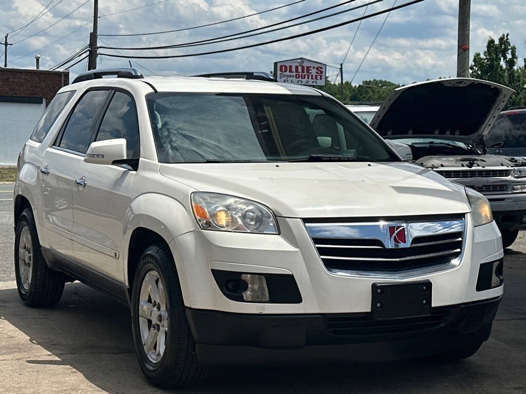 Used 2008 Saturn Outlook XR w/ Premium Trim Package FWD image 2