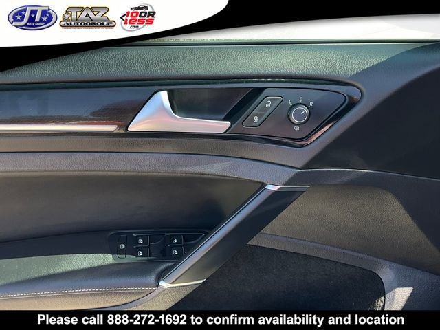 Used 2017 Volkswagen Golf R 4-Door image 12