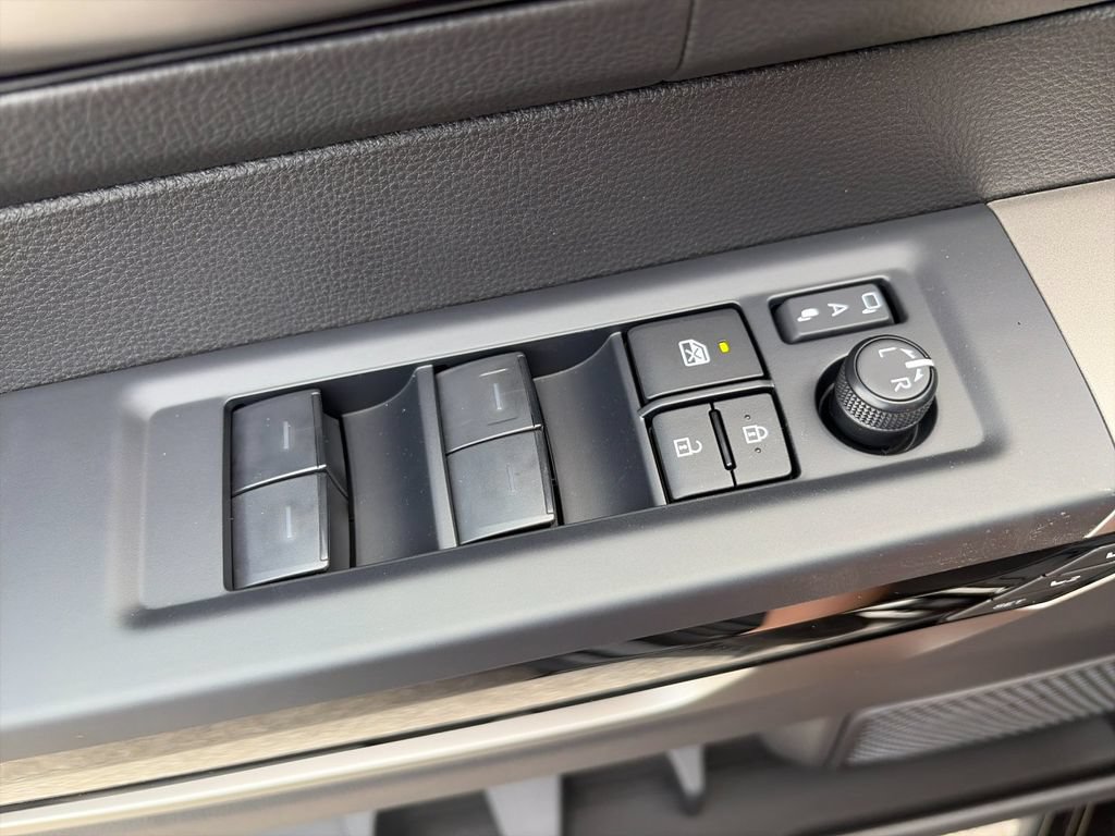 New 2026 Toyota Tundra Limited AWD/4WD image 12