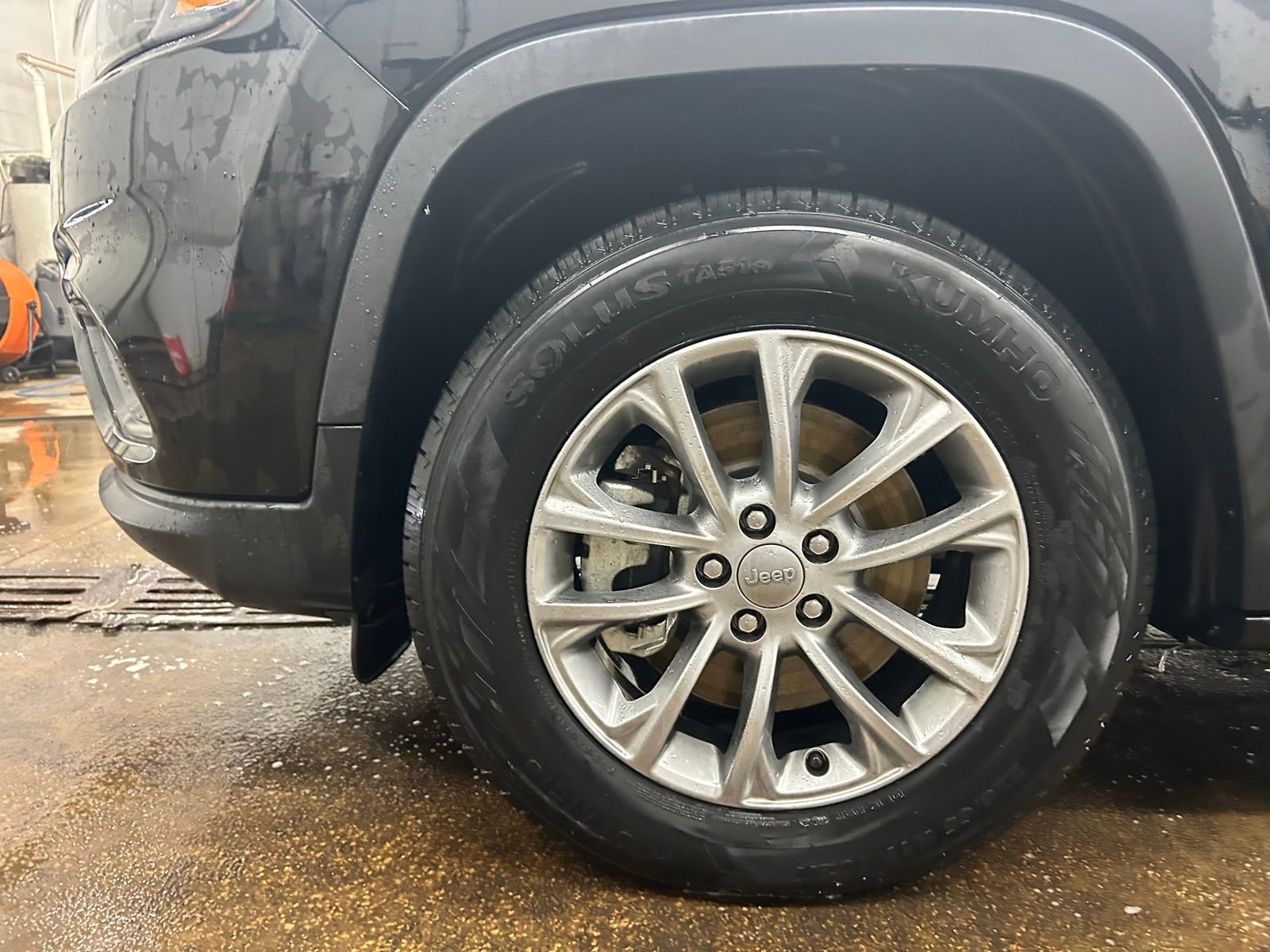 Certified 2021 Jeep Cherokee Latitude Lux w/ Sun & Sound Group image 34