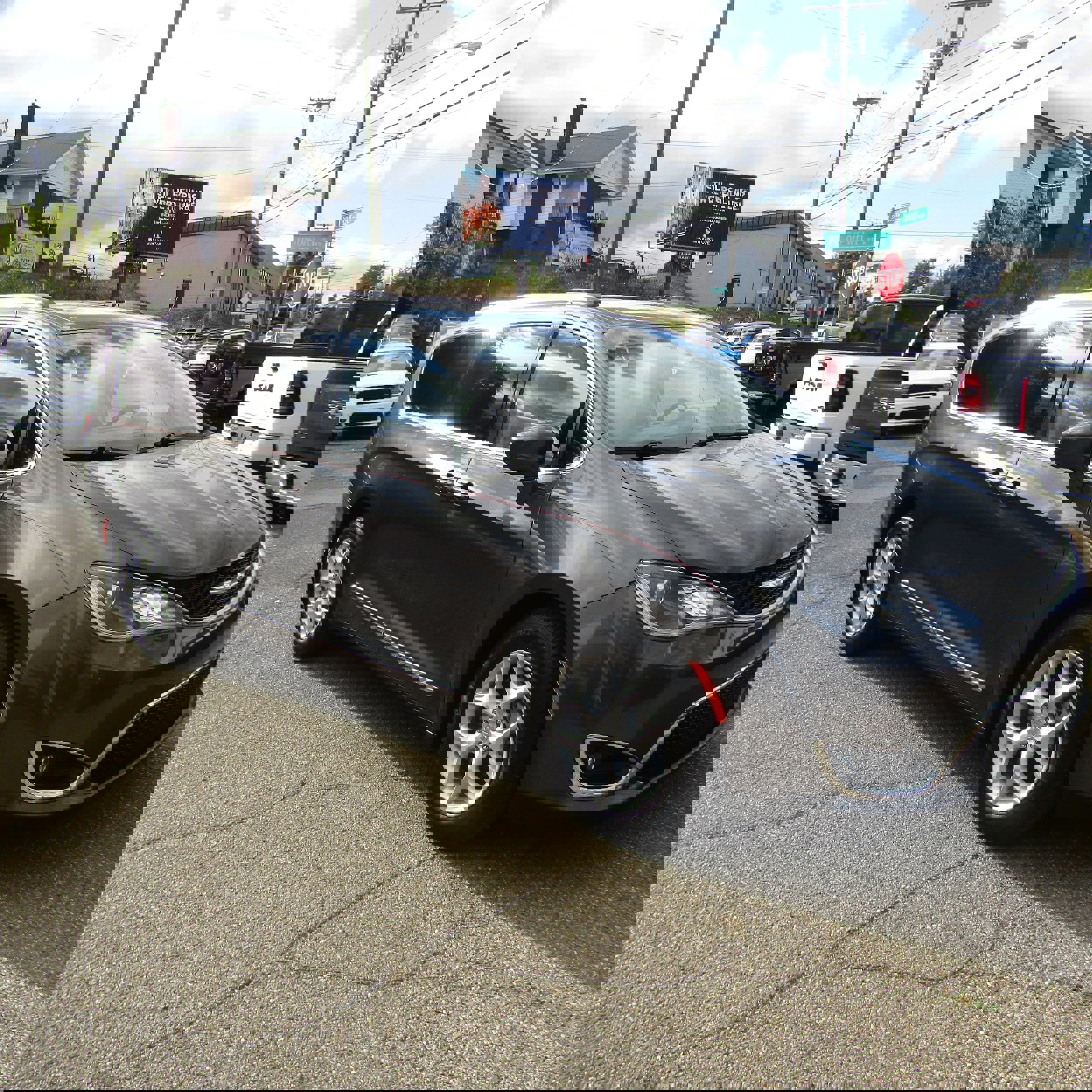 Used 2010 Chrysler Town & Country LX image 5