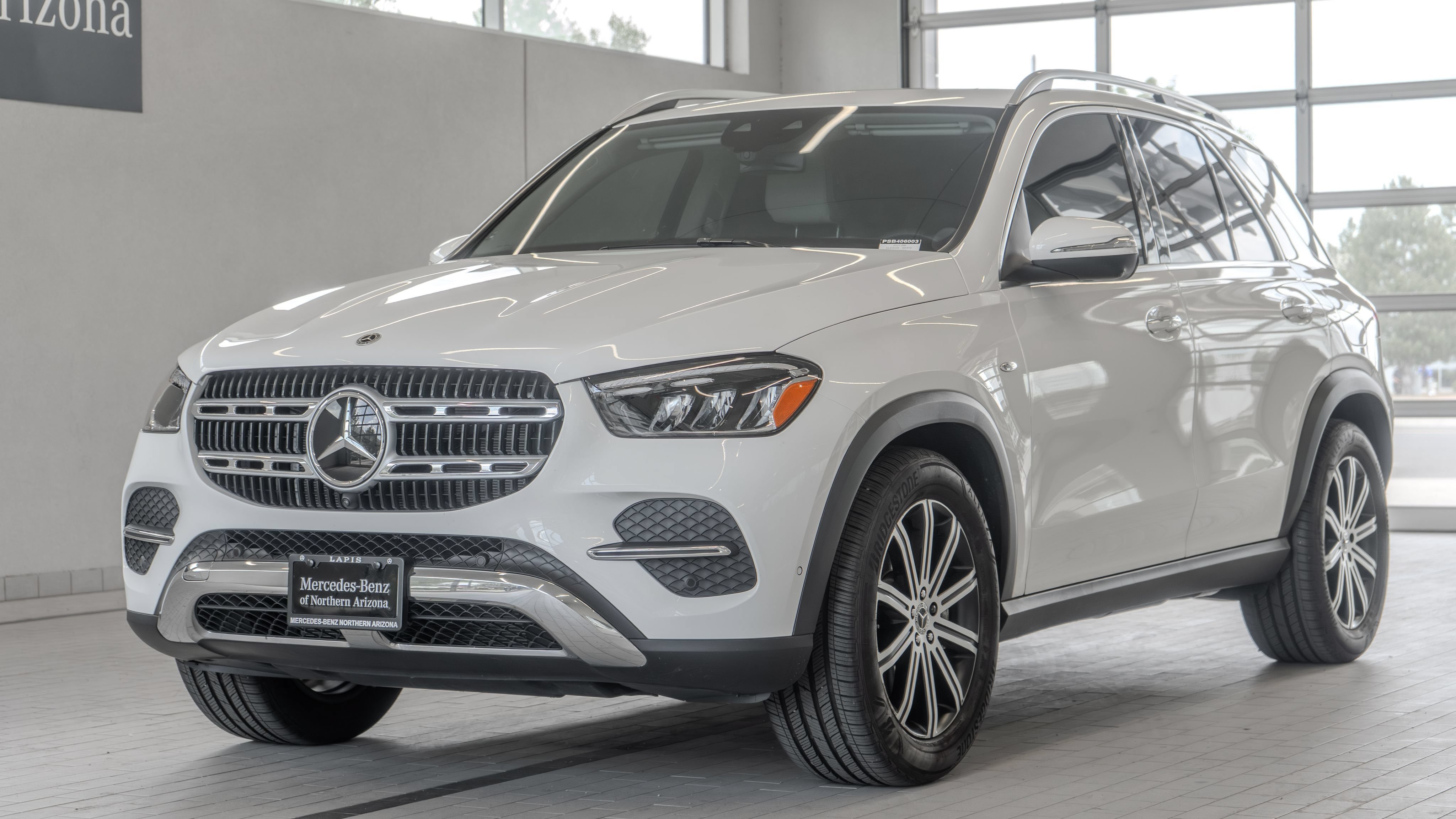 Certified 2025 Mercedes-Benz GLE 450e 4MATIC w/ Driver Assistance Package image 24