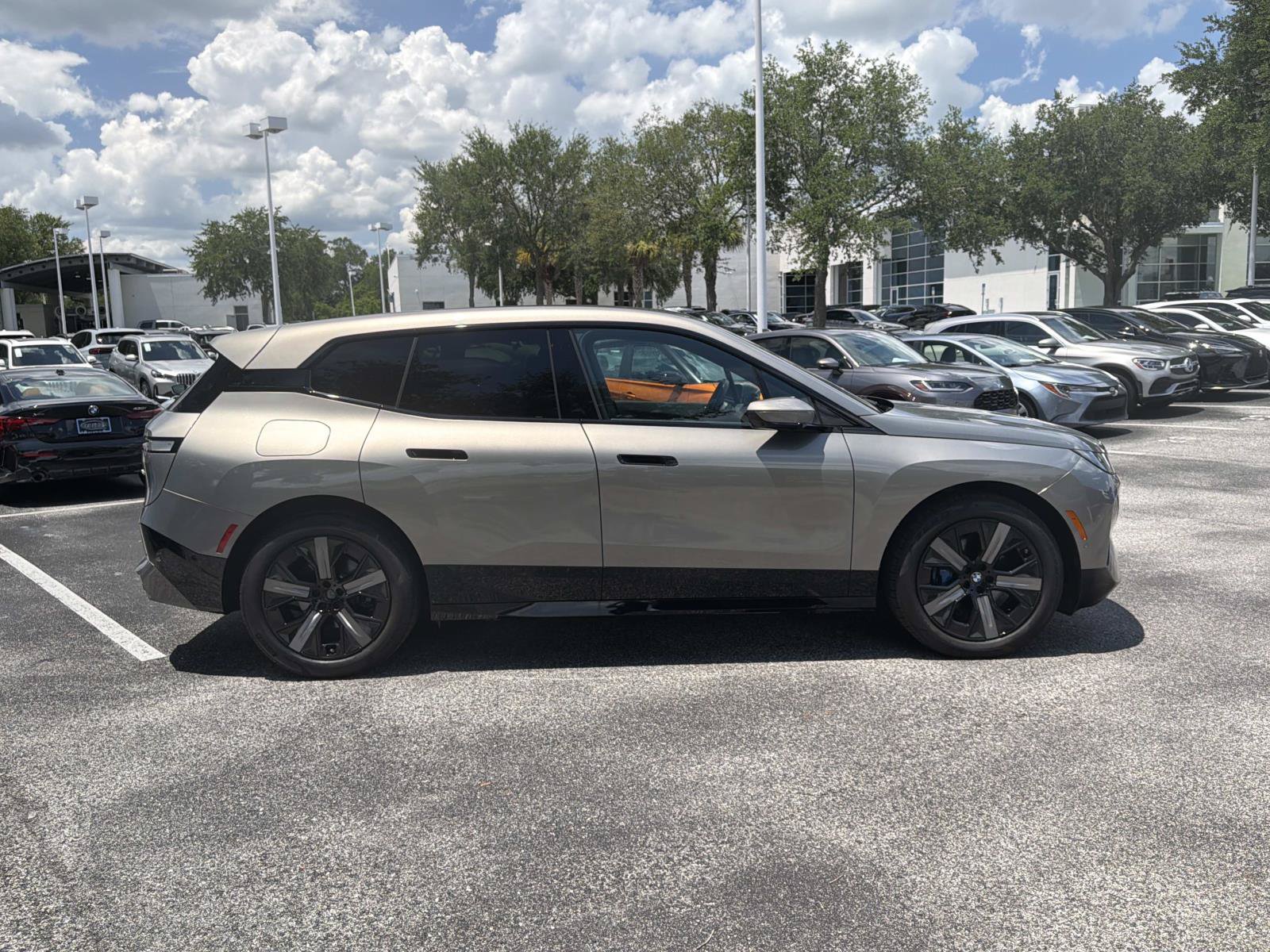 Certified 2025 BMW iX xDrive50 AWD/4WD image 3