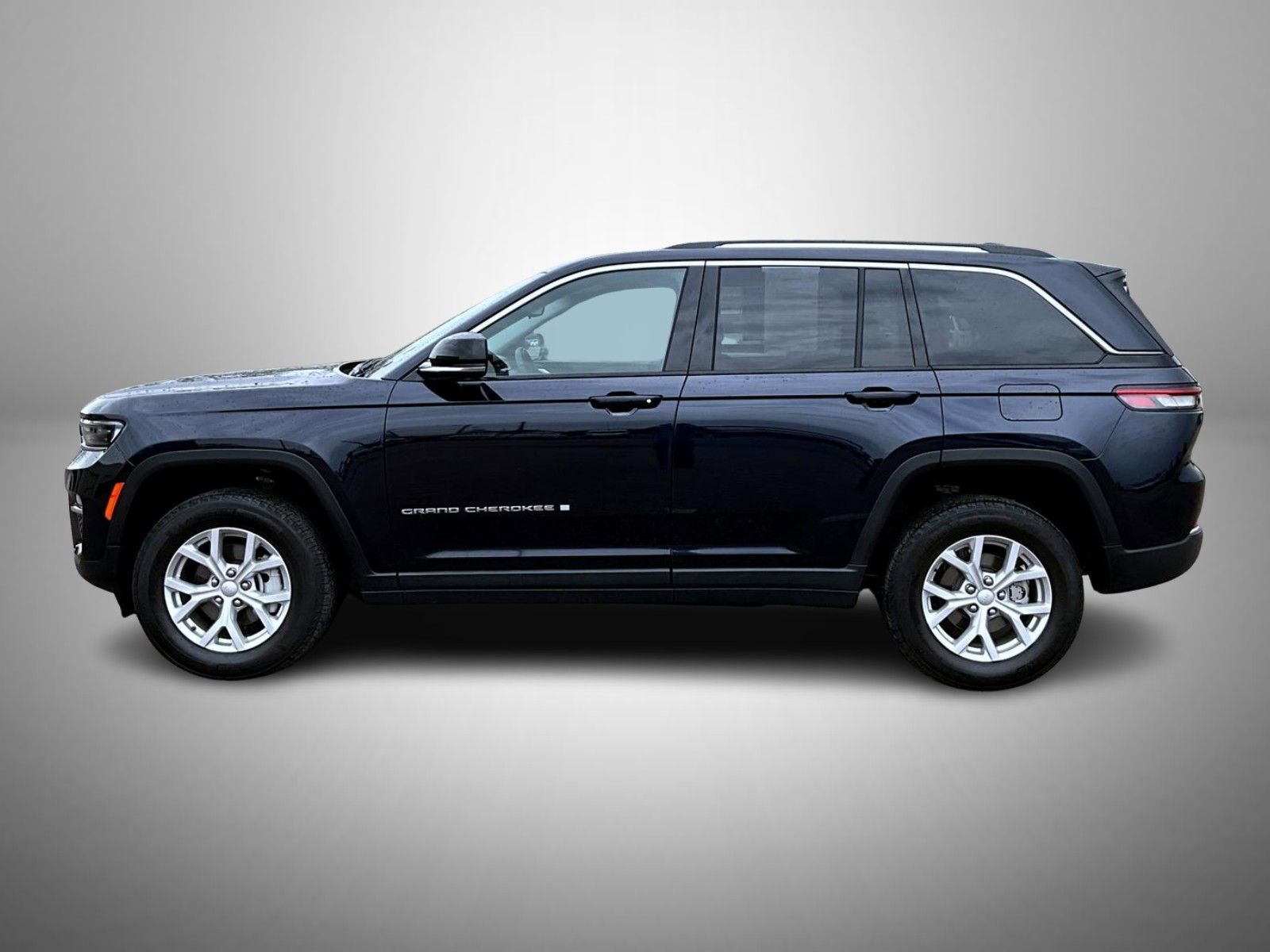 Used 2024 Jeep Grand Cherokee Limited AWD/4WD image 8