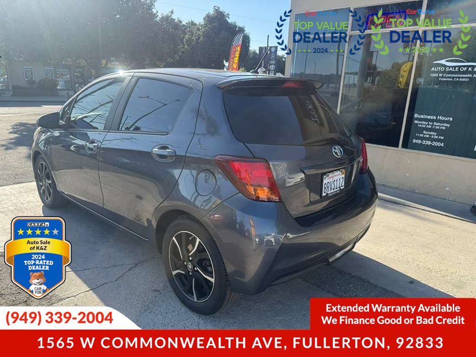 Used 2017 Toyota Yaris SE w/ Carpet Mat Package FWD image 11
