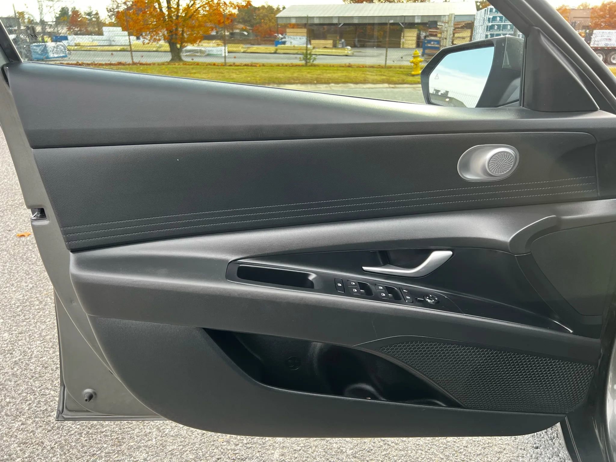 Used 2024 Hyundai Elantra SEL image 25