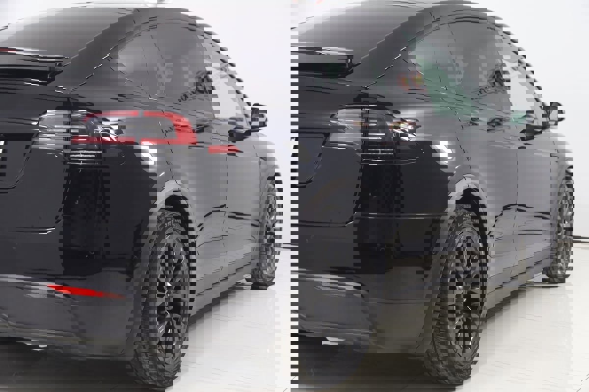 Used 2022 Tesla Model X image 53