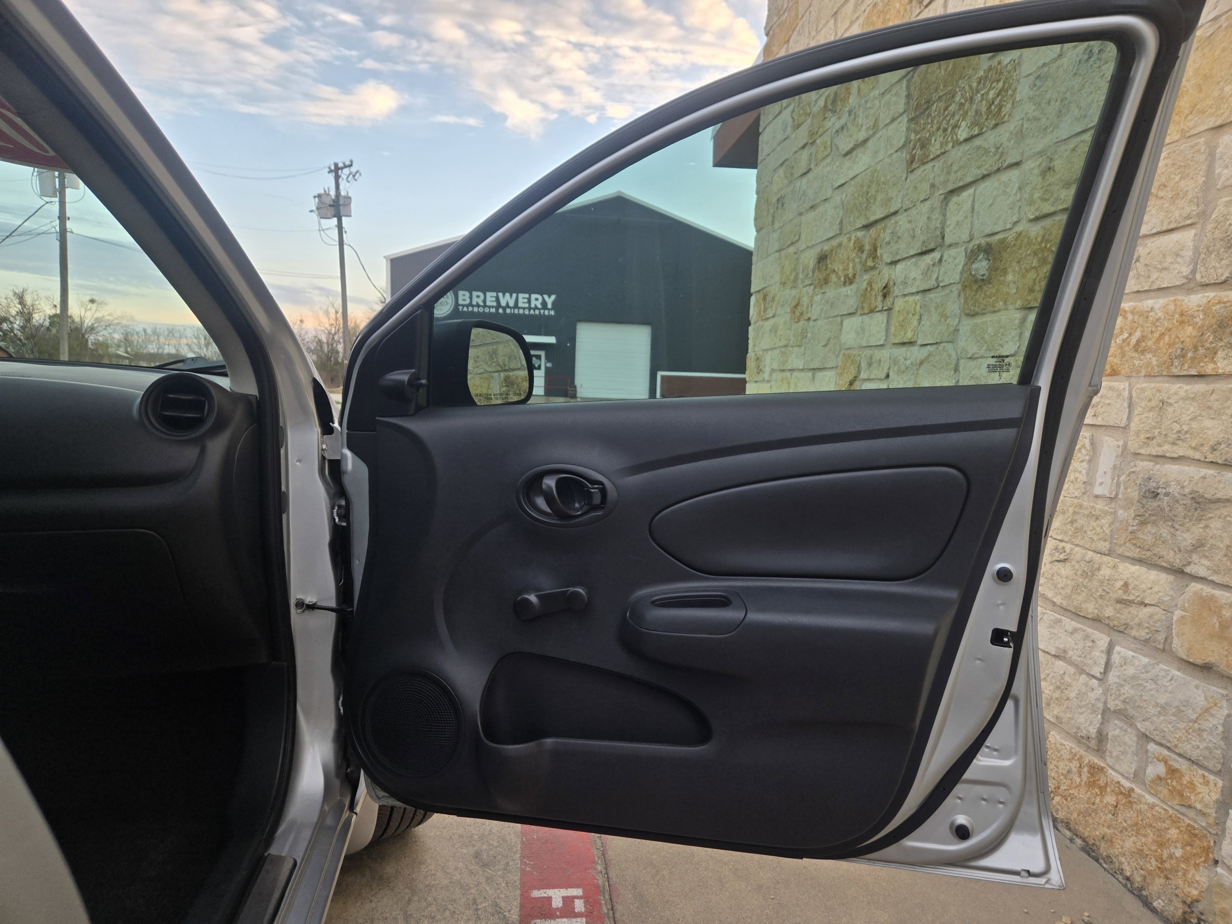 Used 2015 Nissan Versa S Plus image 8