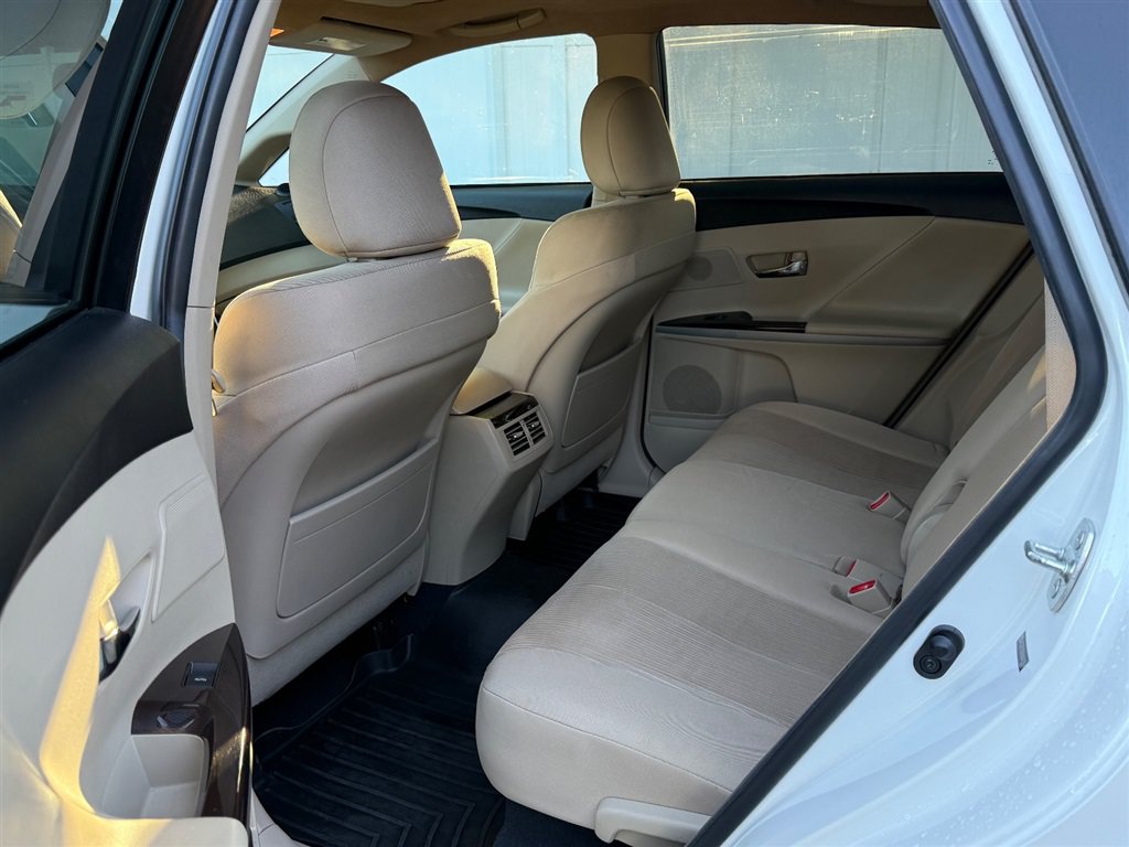 Used 2011 Toyota Venza w/ Convenience Pkg FWD image 12