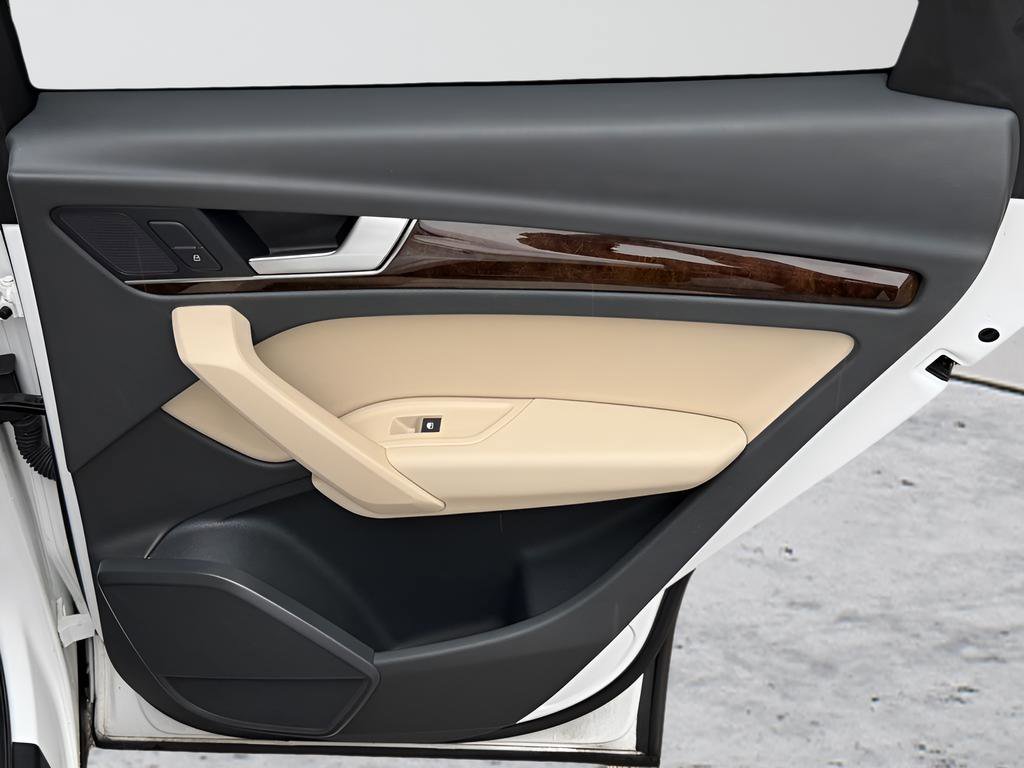 Used 2018 Audi Q5 2.0T Premium Plus w/ Premium Plus Package image 26