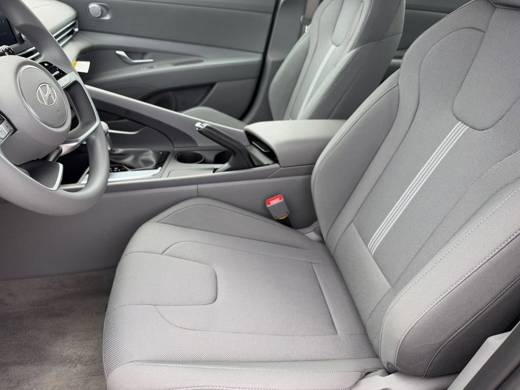 New 2026 Hyundai Elantra SE FWD image 10