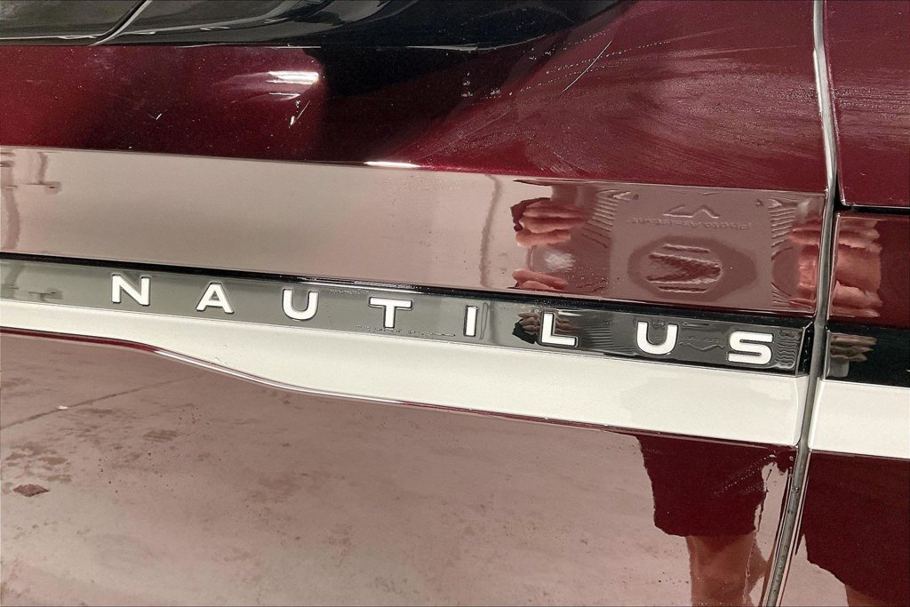 Used 2024 Lincoln Nautilus Premier w/ Equipment Group 102A AWD/4WD image 38