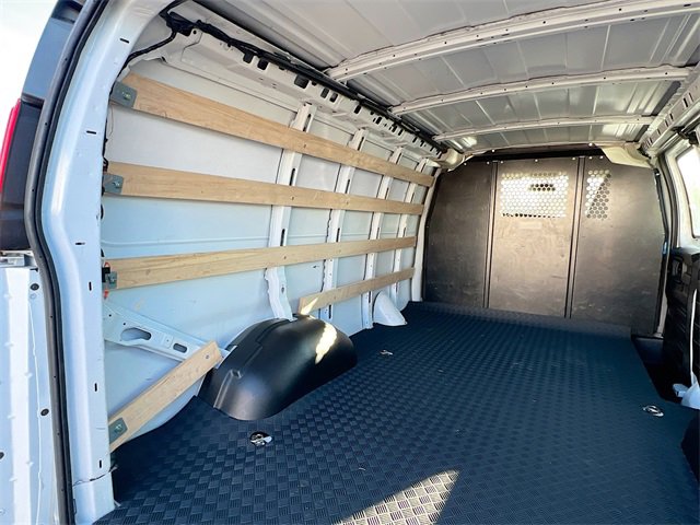 Used 2024 GMC Savana 2500 w/ Driver Convenience Package image 31