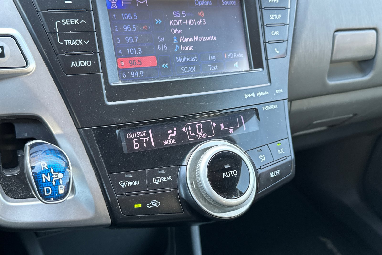 Used 2014 Toyota Prius V Three FWD image 28