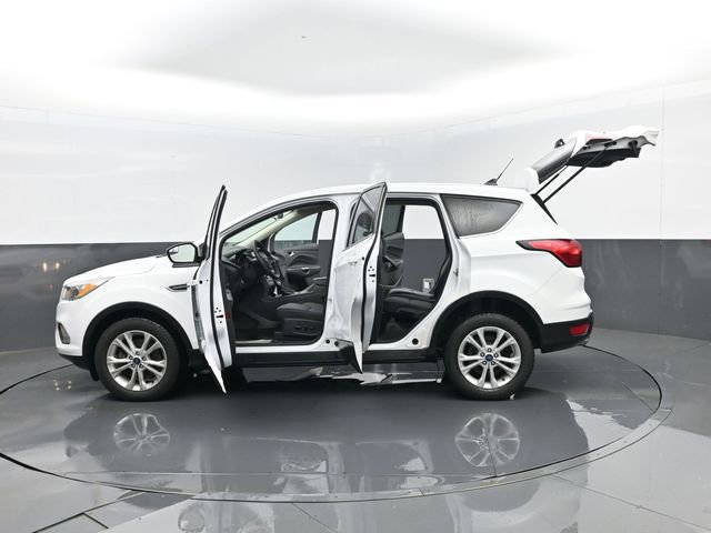 Used 2019 Ford Escape SE image 30