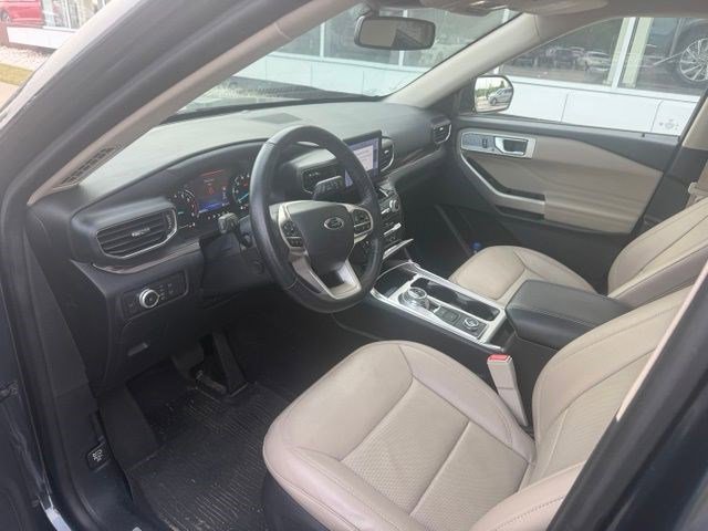 Used 2022 Ford Explorer Limited w/ Equipment Group 301A AWD/4WD image 10
