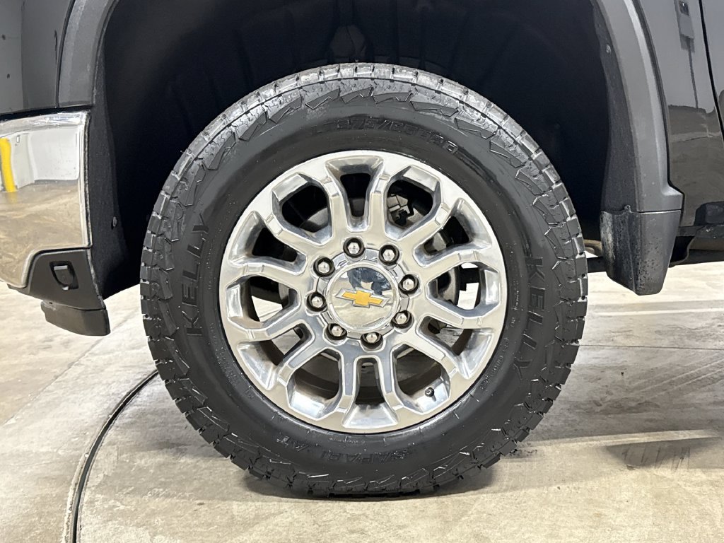 Used 2024 Chevrolet Silverado 2500 LTZ w/ LTZ Premium Package AWD/4WD image 27