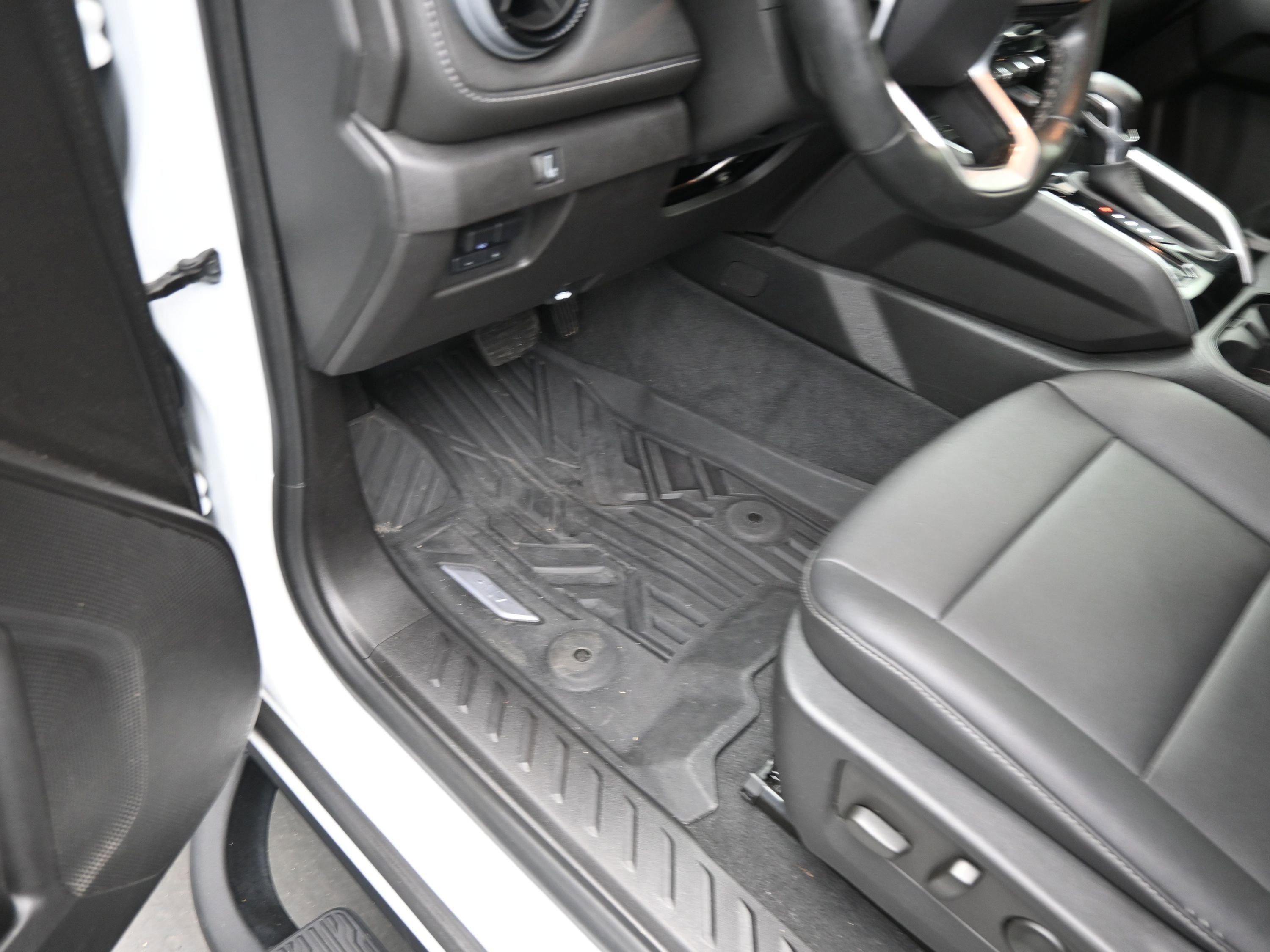 Certified 2023 Chevrolet Colorado LT w/ LT Convenience Package III image 13