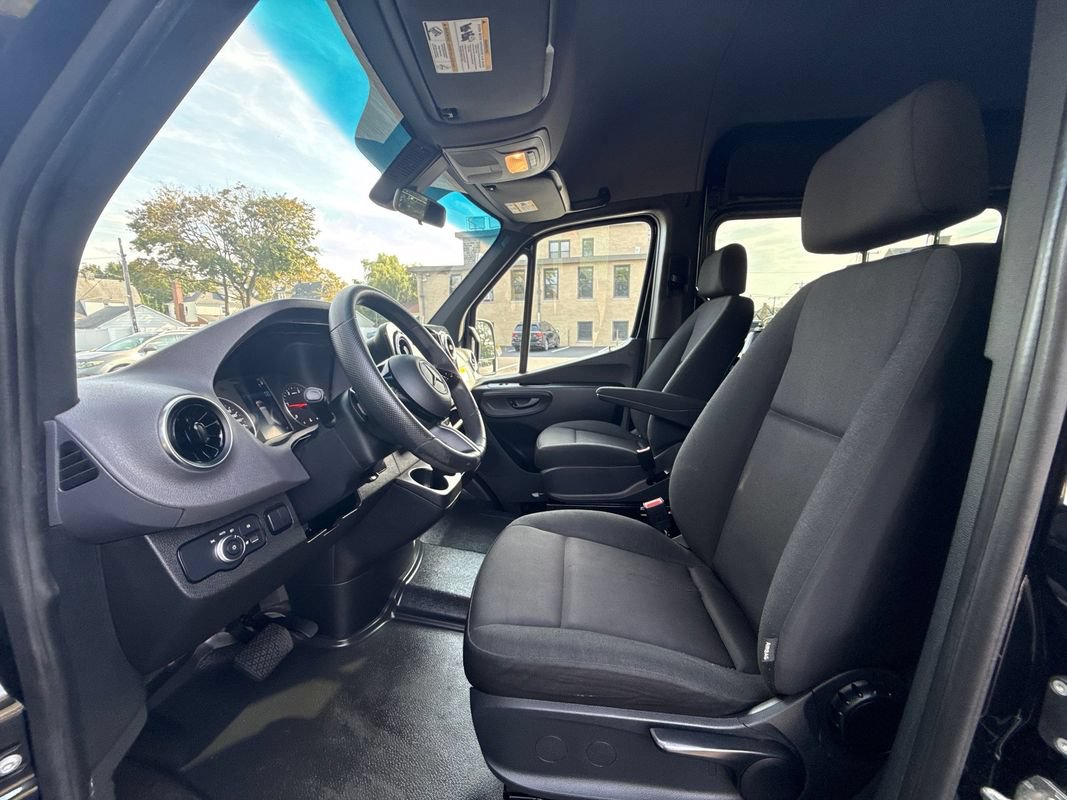 Used 2025 Mercedes-Benz Sprinter 2500 image 14