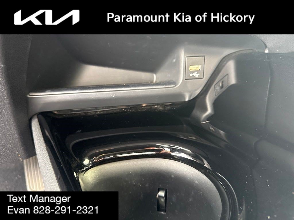 Used 2021 Toyota C-HR XLE FWD image 22