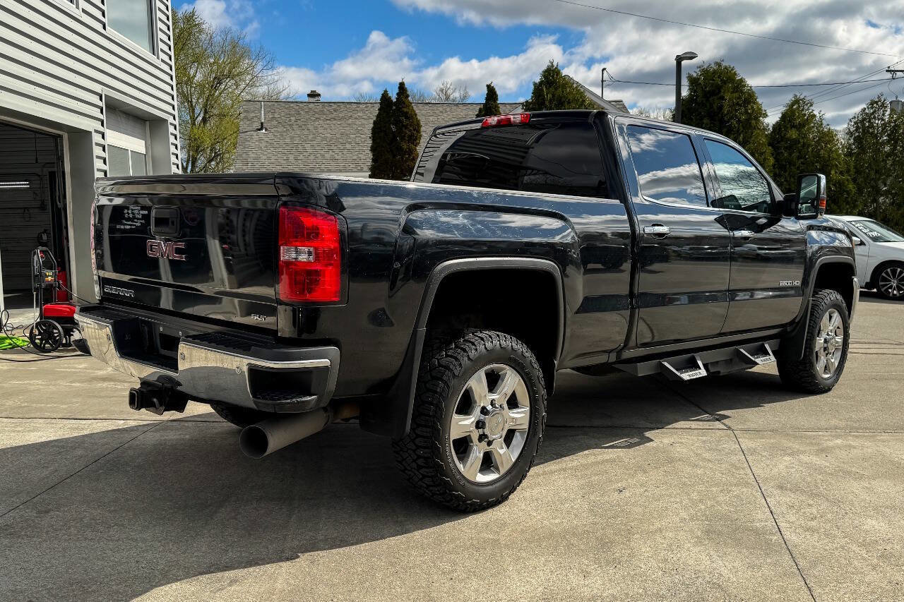 Used 2019 GMC Sierra 2500 SLT w/ Duramax Plus Package AWD/4WD image 3