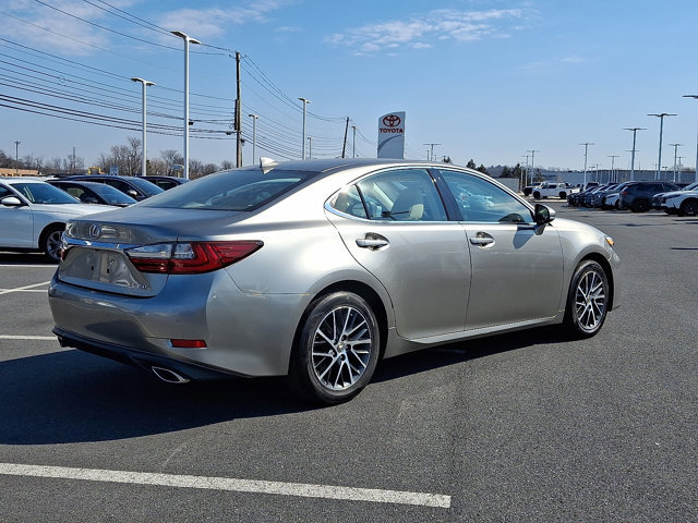 Used 2017 Lexus ES 350 w/ Navigation System Package image 6