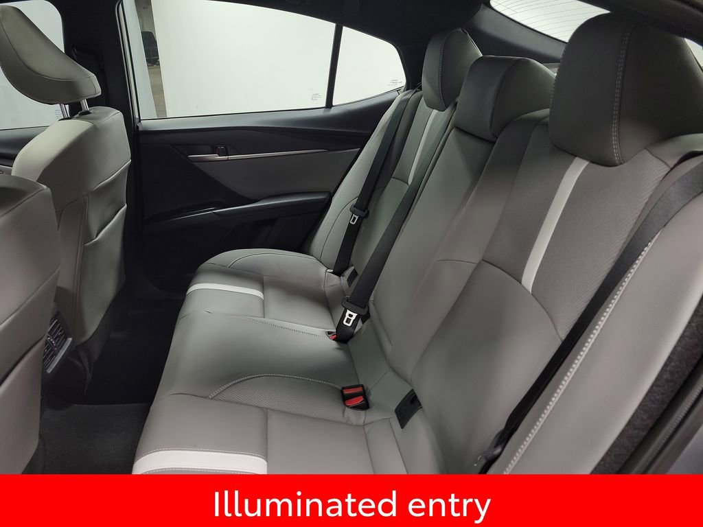 Used 2026 Toyota Camry SE image 21
