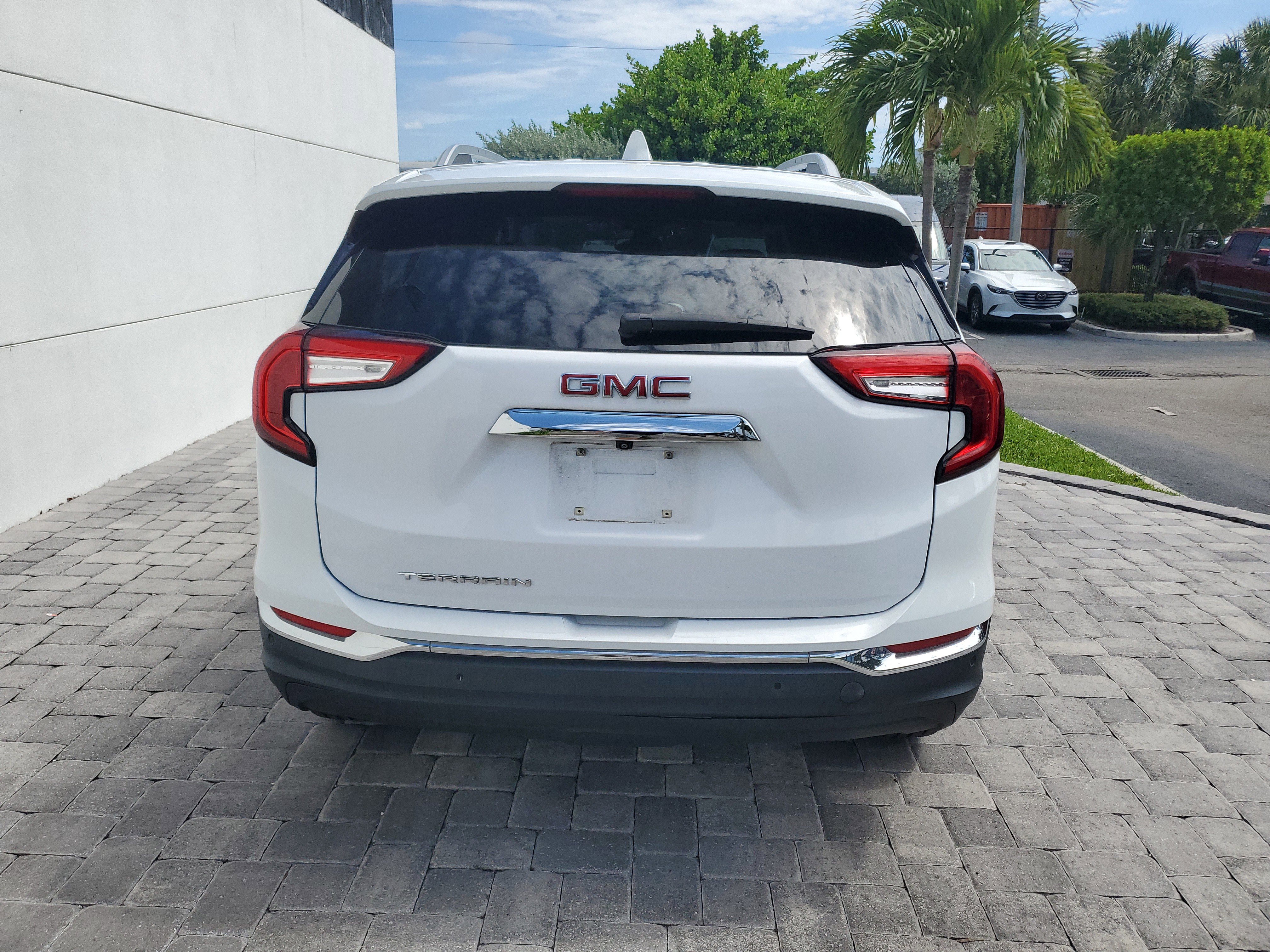 Used 2023 GMC Terrain SLT FWD image 5
