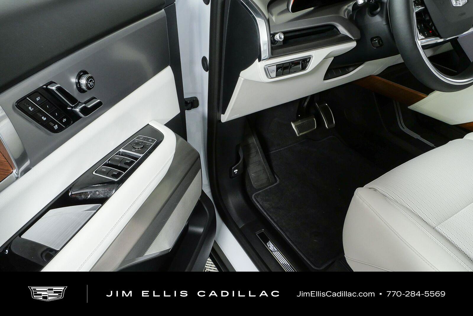 New 2027 Cadillac Vistiq Luxury AWD/4WD image 7