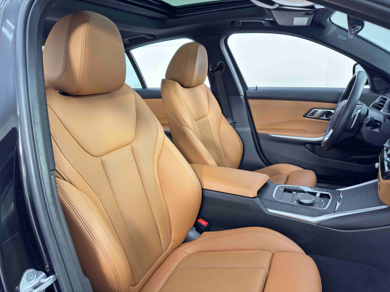 Used 2023 BMW 330e xDrive w/ Premium Package image 40