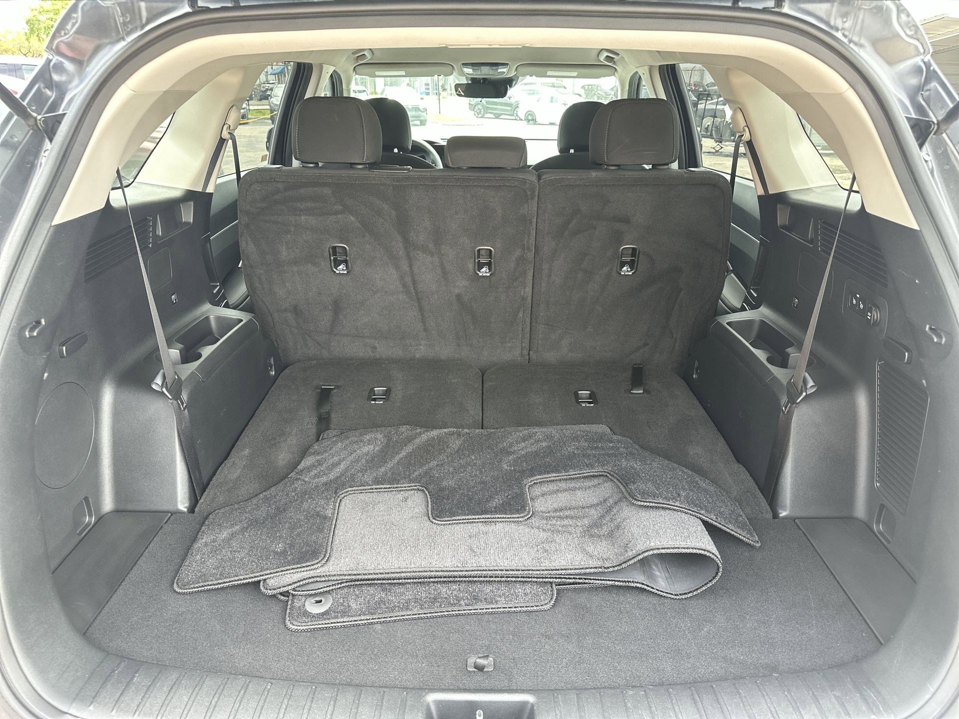 Used 2023 Kia Sorento LX image 19