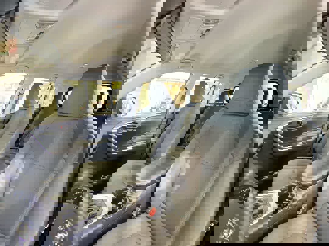 Used 2021 Toyota RAV4 LE image 14