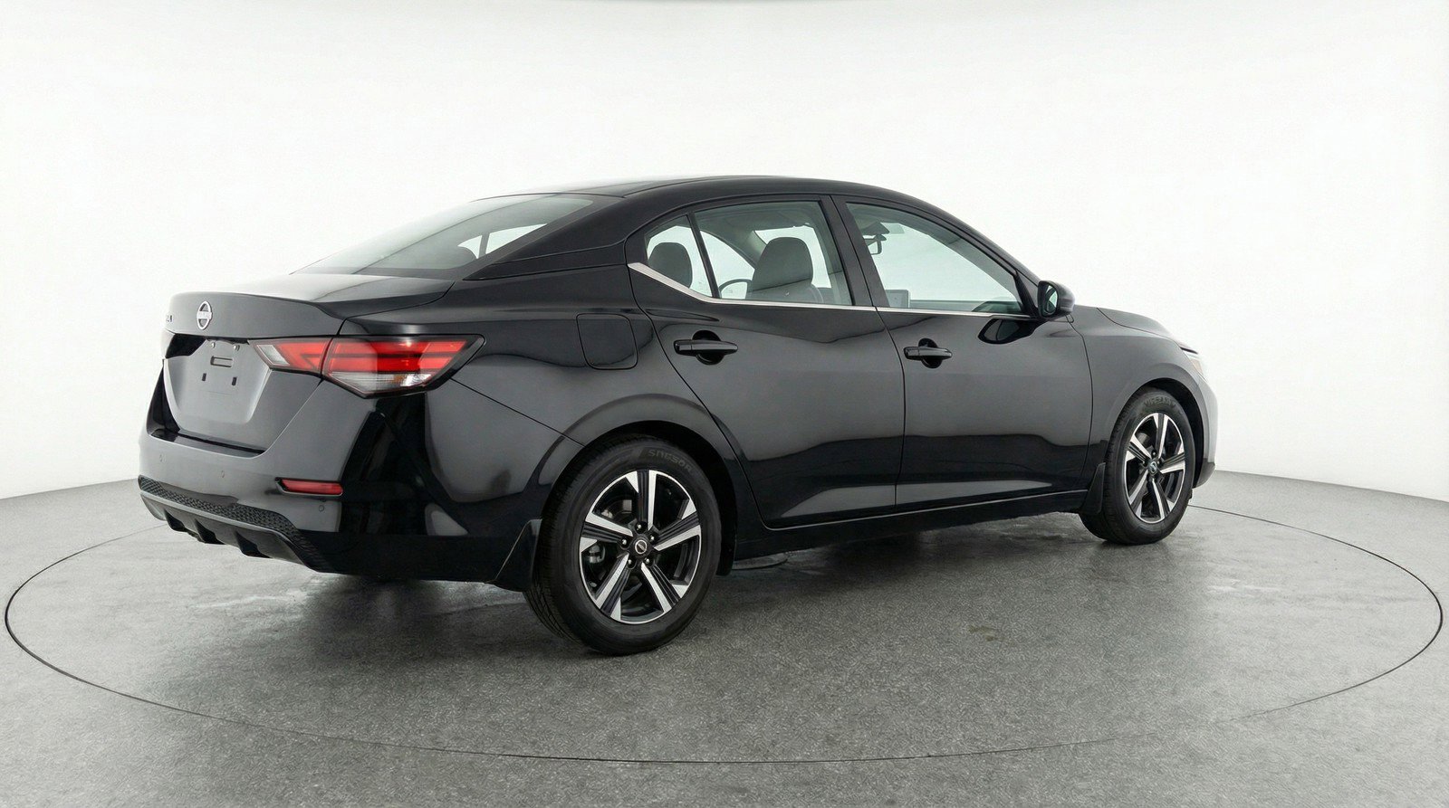 Used 2025 Nissan Sentra SV FWD image 9