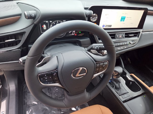 Used 2025 Lexus ES 350 w/ Accessory Package (Z1) FWD image 33