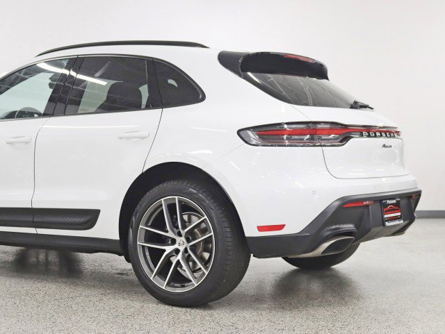Used 2023 Porsche Macan image 10